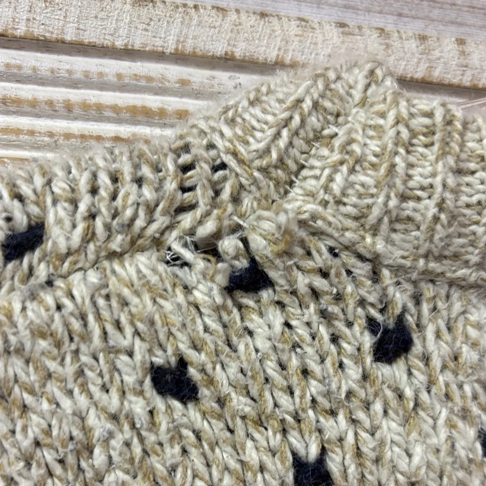 Cozy Retriever Cream and Black Knit Sweater Size: X Large